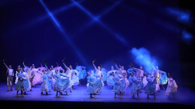 Ballet Folclórico de la UAA festejó su aniversario con exitosa presentación