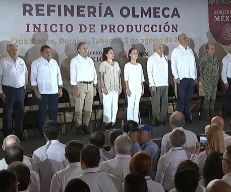 AMLO y Sheinbaum celebran el inicio de la producción en refinería de Dos Bocas