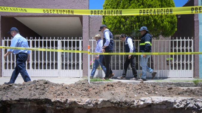 Supervisa Leo Montañez obras de rehabilitación de la red de alcantarillado