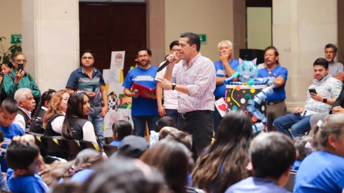 Encabeza Leo Montañez Clausura de Cursos de Verano del DIF Municipal y en Bibliotecas