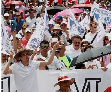 Marchan en México contra reforma Judicial