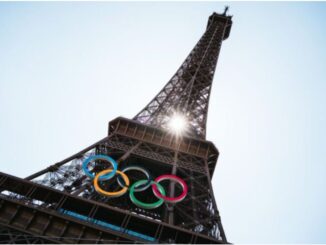 Los anillos olímpicos permanecerán en la torre Eiffel, anuncia la alcaldesa de París