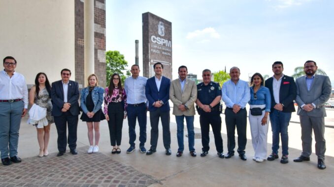 Recibe el Secretario Antonio Martínez Romo al Presidente electo de Fresnillo, Zacatecas; en las instalaciones del Complejo Municipal de Seguridad Pública