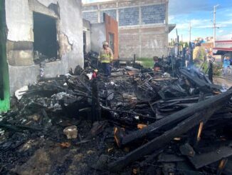 Sofocan bomberos del Estado incendio domiciliario