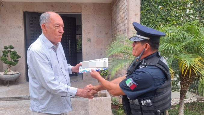 Policía Estatal entrega placas de circulación extraviadas en lluvias