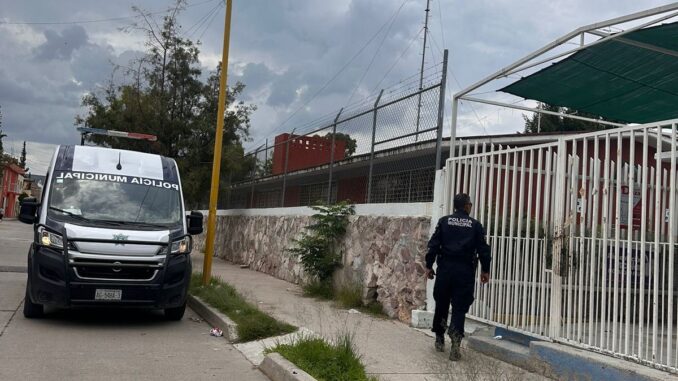 Por Temporada vacacional Policías Municipales de Jesús María refuerzan vigilancia en Escuelas para evitar robos