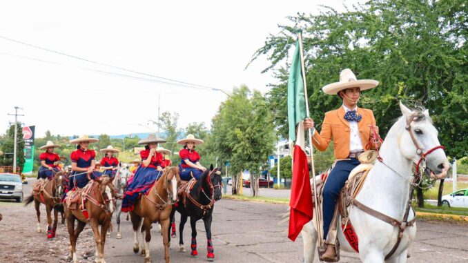 Primera Cabalgata rumbo al Complejo Santa Cruz Calvillo