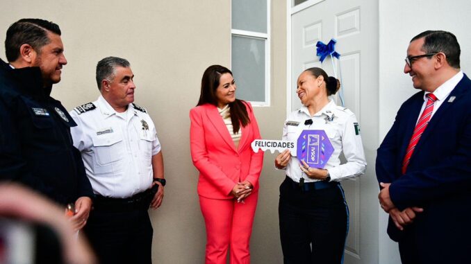 Entrega Gobernadora Tere Jiménez viviendas a Policías estatales, municipales, bomberos y elementos de la Fiscalía