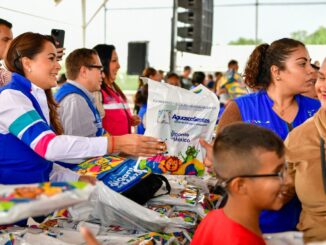 Gobernadora Tere Jiménez entrega útiles y mochilas a más de 10 mil estudiantes