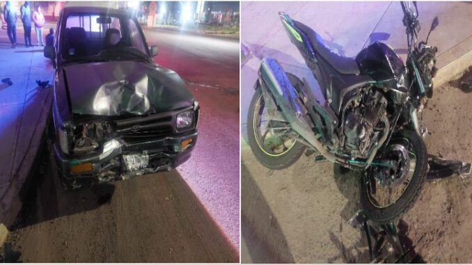 Choque frontal entre motociclista y un vehículo sobre Bulevar Adolfo Ruiz Cortinez es intervenido por Policías Viales de Aguascalientes