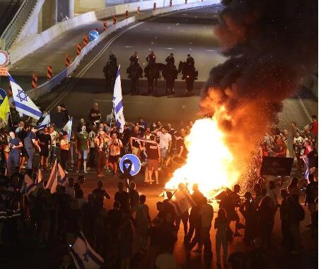 Miles de manifestantes toman Tel Aviv en un clamor por alto al fuego en Gaza