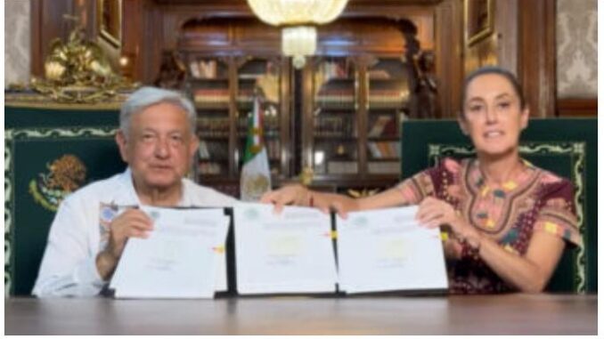 AMLO firma y publica la Reforma Judicial, pese a orden de juez