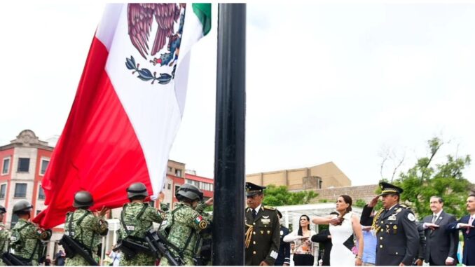 Gobernadora Tere Jiménez encabeza el desfile conmemorativo del 214 Aniversario del inicio de la Independencia de México