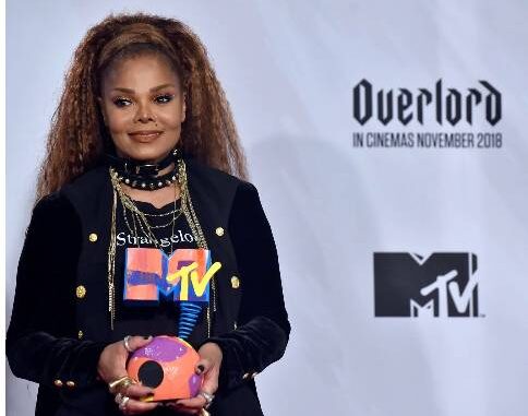 Janet Jackson se disculpa por comentarios racistas sobre Kamala Harris