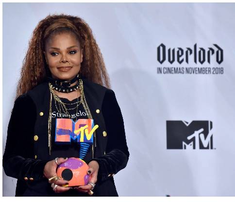 Janet Jackson se disculpa por comentarios racistas sobre Kamala Harris