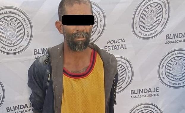 Detienen a una persona por posesión de arma de fuego hechiza