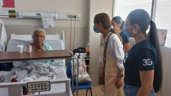 Entrega Voluntariado IMSS Aguascalientes despensas a pacientes hospitalizados