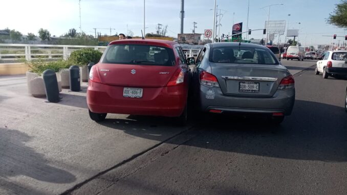 Policías Viales de Aguascalientes atienden el reporte de accidente que se registró sobre Avenida Aguascalientes