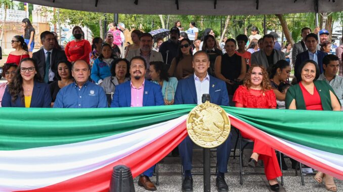 Con éxito se realizó el desfile del CCXIV Aniversario del inicio de la Independencia de México en Jesús María