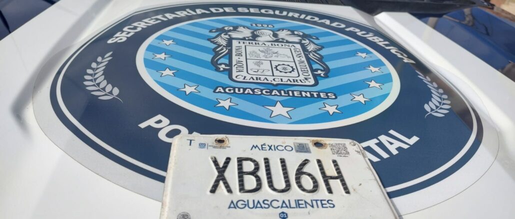 Aseguran una motocicleta con placas sobrepuestas