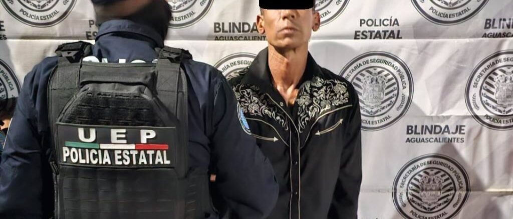 Debido a que llevaba droga entre sus pertenencias fue detenido