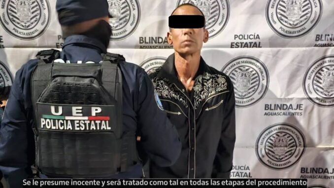 Debido a que llevaba droga entre sus pertenencias fue detenido