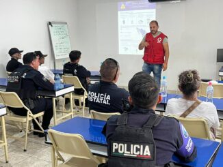 Recibe personal del Centro Estatal de Prevención y vecinos del IV Centenario curso de prevención de lesiones