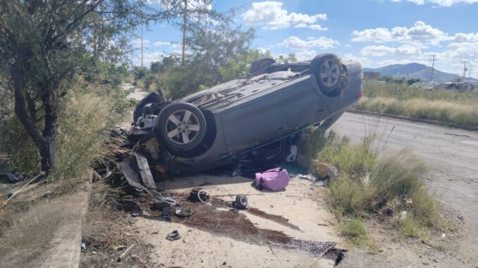 Policías Estatales atienden a lesionados en accidente de tránsito