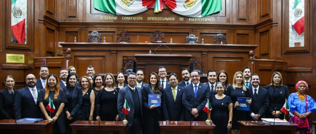 Entrega Gobernadora Tere Jiménez su Segundo Informe de Gobierno al Congreso del Estado