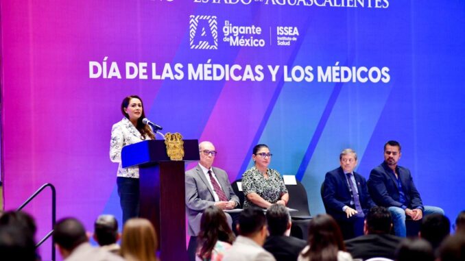 Reconoce Gobernadora Tere Jiménez la labor y dedicación de Médicas y Médicos