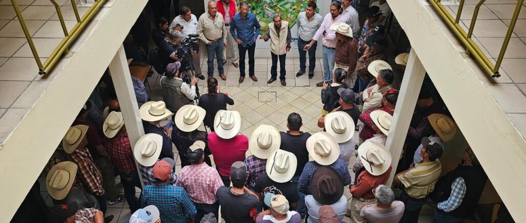 Gobierno del Estado y Ganaderos acuerdan medidas para fortalecer la comercialización de sus productos