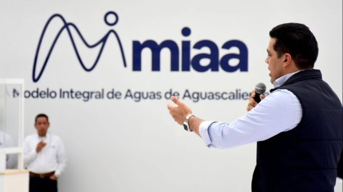 Regresó Leo Montañez el agua a las familias de Aguascalientes