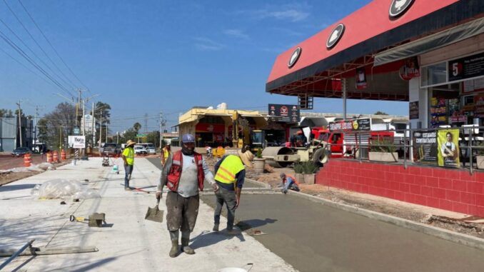 Avanzan los trabajos de rehabilitación vial en la Av. del Mercado de Abastos