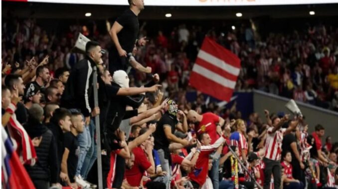 Multa UEFA al Atlético de Madrid por saludos nazis de aficionados