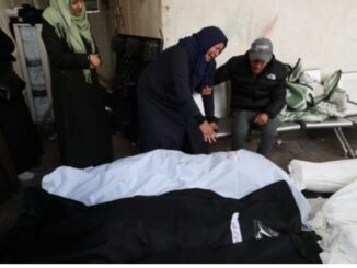 Ataques israelíes matan a 33 personas en campo de refugiados de Gaza