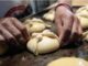 Cómo hacer pan de muerto casero para este Día de Muertos 