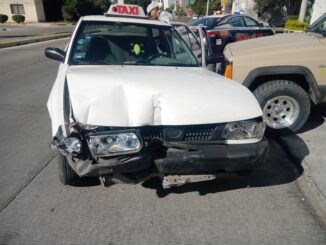 Policías Viales de Aguascalientes atendieron el reporte de un choque registrado en Quinta Avenida y la calle Costa Rica