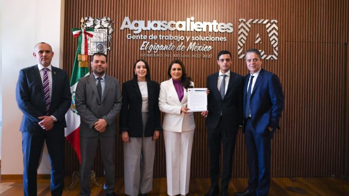 Directivos de J.M. Romo anuncian ante Gobernadora Tere Jiménez creación de nuevo centro de distribución