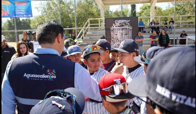 Trabajamos para tener Infancias felices con nuevos espacios deportivos: Leo Montañez