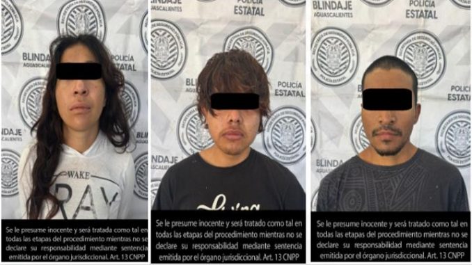 Policías detienen a tres personas por portación de arma blanca, droga y amenazas