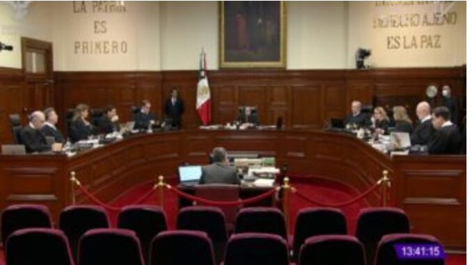 México corre el riesgo de un golpe de estado contemporáneo con reforma judicial: Gargarella