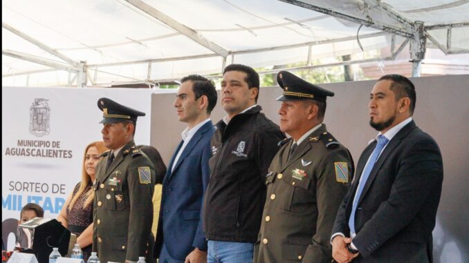 Encabeza Leo Montañez Sorteo del Servicio Nacional Militar Generación 2006 y Remisos