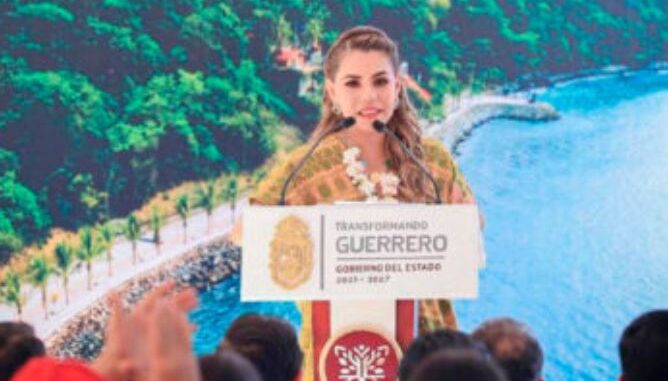 Evelyn Salgado culpa a la guerra sucia por críticas a su 'palomazo' con 'Coque' Muñiz 