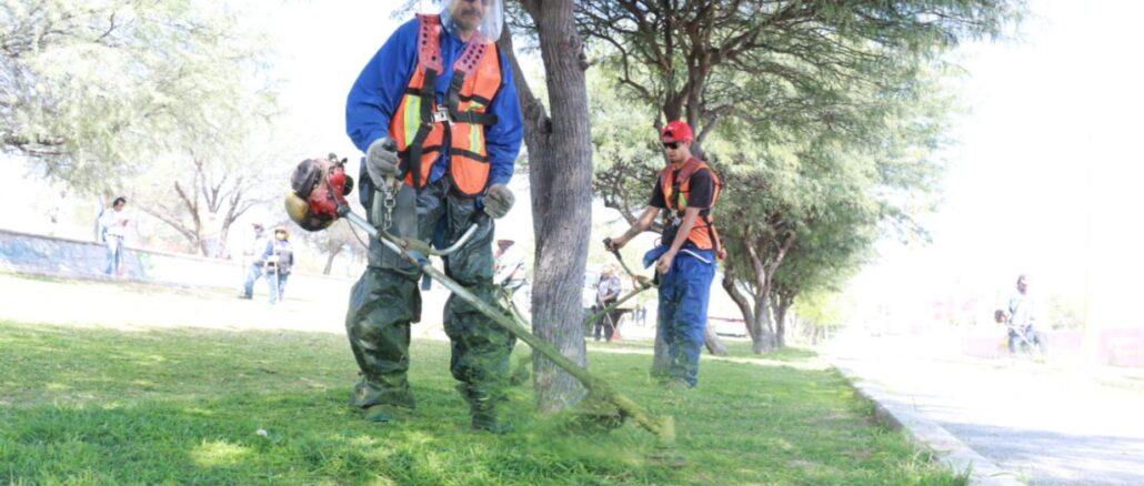 Realiza Municipio de Aguascalientes mega operativo de limpieza y desmalezado en la zona oriente de la Ciudad