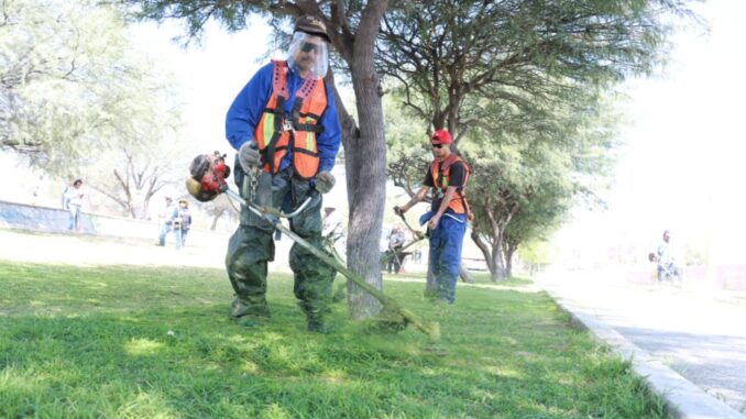 Realiza Municipio de Aguascalientes mega operativo de limpieza y desmalezado en la zona oriente de la Ciudad