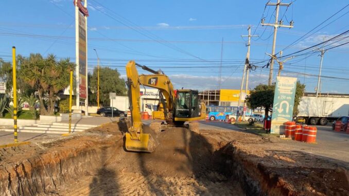 Trabaja Municipio de Aguascalientes en la última etapa del concreto hidráulico en la Av. del Mercado de Abastos