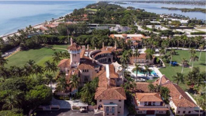 Roba auto en Florida y conduce a Mar-a-Lago para hablar con Trump; es detenido