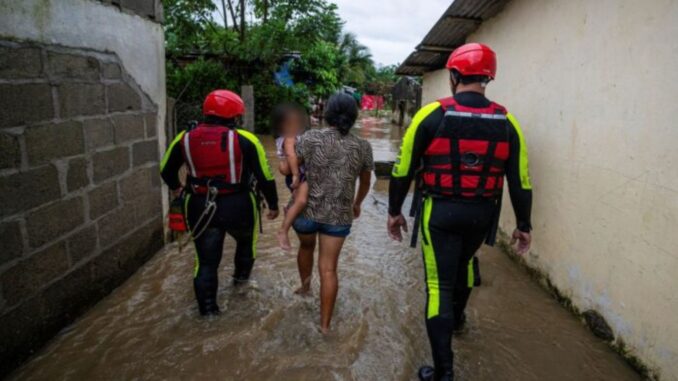 Avance de tormenta Sara genera alerta por fuertes lluvias en estados del sur