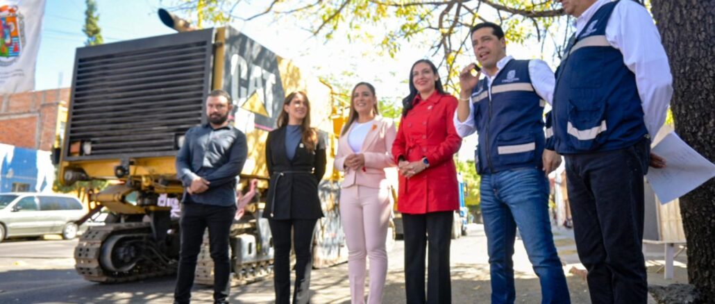 Pone en marcha Leo Montañez rehabilitación en la calle Jesús Bernal