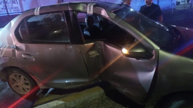 Policías Viales de Aguascalientes atienden el reporte de accidente tipo choque volcadura que se registró sobre Avenida Aguascalientes